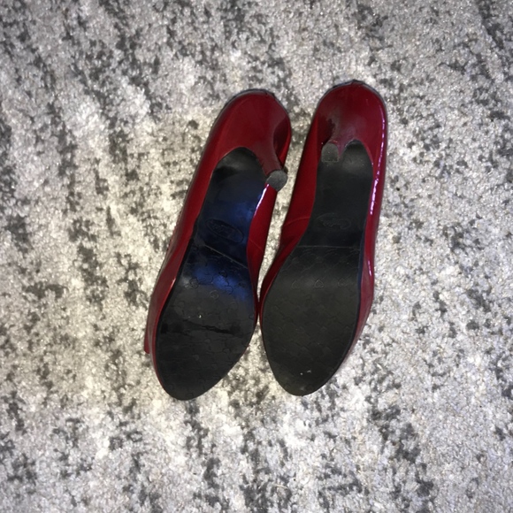 Heels - Picture 4 of 4